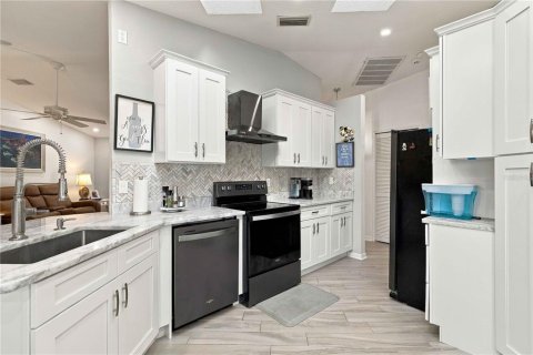 Villa ou maison à vendre à Port Charlotte, Floride: 3 chambres, 159.98 m2 № 2416248 - photo 22