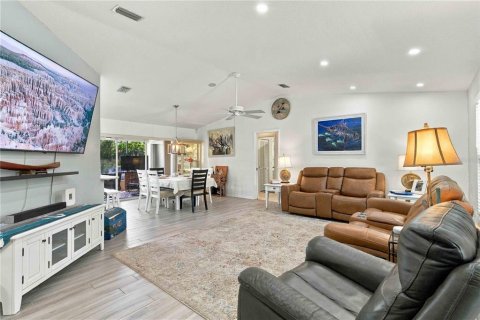 Villa ou maison à vendre à Port Charlotte, Floride: 3 chambres, 159.98 m2 № 2416248 - photo 10