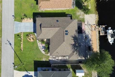 Villa ou maison à vendre à Port Charlotte, Floride: 3 chambres, 159.98 m2 № 2416248 - photo 4