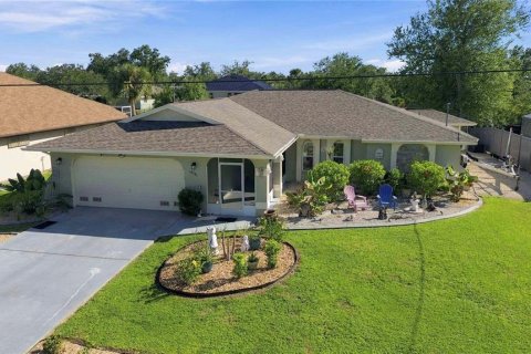 Villa ou maison à vendre à Port Charlotte, Floride: 3 chambres, 159.98 m2 № 2416248 - photo 2