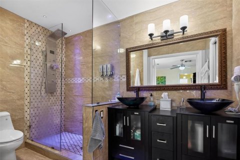 Adosado en venta en Fort Lauderdale, Florida, 2 dormitorios, 148.36 m2 № 2100355 - foto 25
