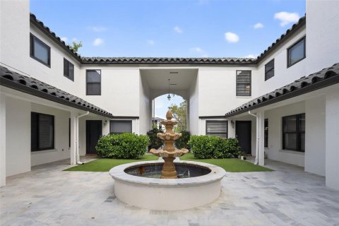 Adosado en Fort Lauderdale, Florida 2 dormitorios, 148.36 m2 № 2100355
