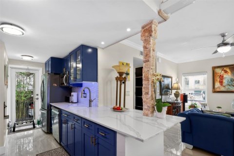 Adosado en venta en Fort Lauderdale, Florida, 2 dormitorios, 148.36 m2 № 2100355 - foto 16