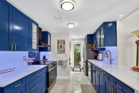 Adosado en venta en Fort Lauderdale, Florida, 2 dormitorios, 148.36 m2 № 2100355 - foto 13