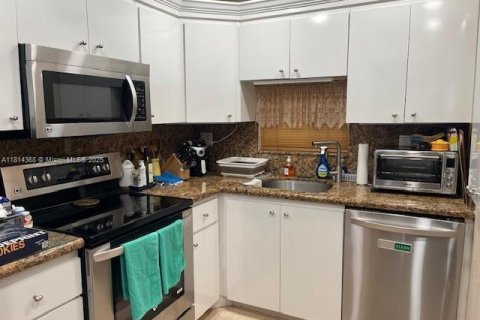 Copropriété à vendre à Pembroke Pines, Floride: 2 chambres, 108.7 m2 № 1958334 - photo 4