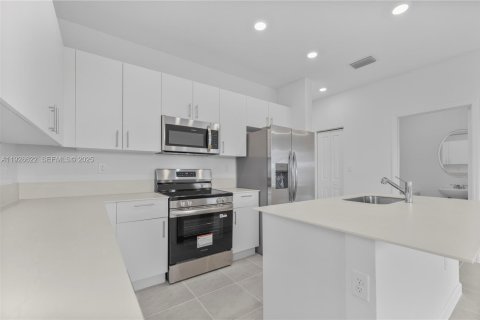 Villa ou maison à louer à Homestead, Floride: 4 chambres № 1987524 - photo 10