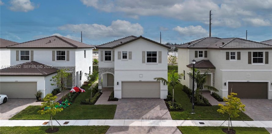 Villa ou maison à Homestead, Floride 4 chambres № 1987524