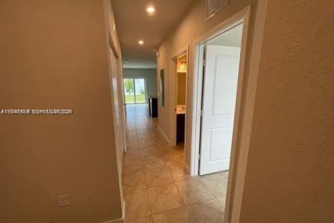 Купить таунхаус в Флорида-Сити, Флорида 3 спальни, 132.39м2, № 2066810 - фото 21