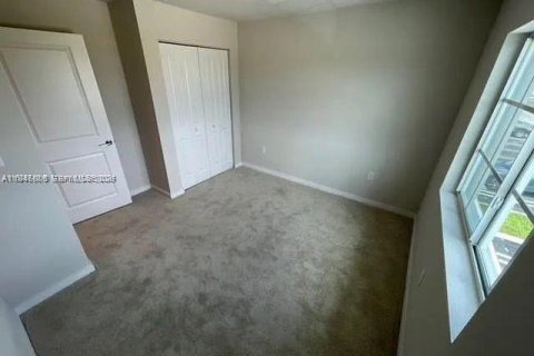 Купить таунхаус в Флорида-Сити, Флорида 3 спальни, 132.39м2, № 2066810 - фото 5