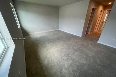 Купить таунхаус в Флорида-Сити, Флорида 3 спальни, 132.39м2, № 2066810 - фото 6