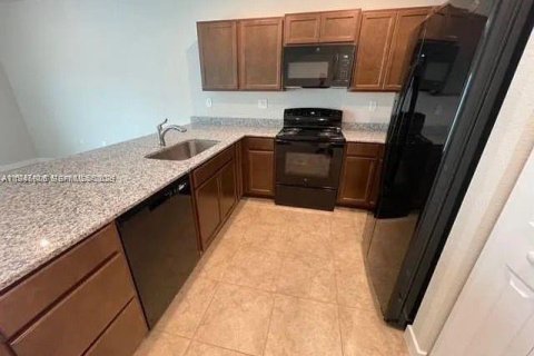 Купить таунхаус в Флорида-Сити, Флорида 3 спальни, 132.39м2, № 2066810 - фото 17