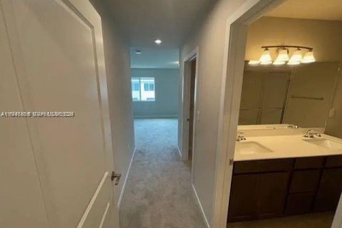 Купить таунхаус в Флорида-Сити, Флорида 3 спальни, 132.39м2, № 2066810 - фото 18