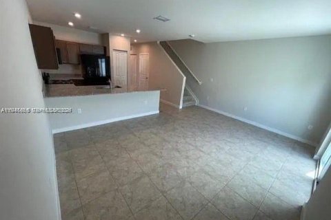 Купить таунхаус в Флорида-Сити, Флорида 3 спальни, 132.39м2, № 2066810 - фото 8