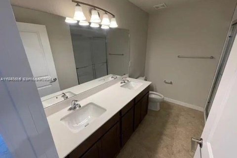 Купить таунхаус в Флорида-Сити, Флорида 3 спальни, 132.39м2, № 2066810 - фото 20