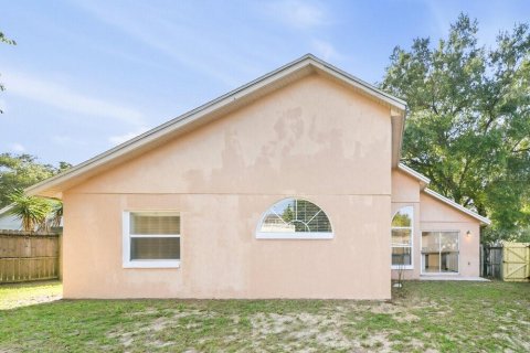 Villa ou maison à louer à Kissimmee, Floride: 3 chambres, 156.26 m2 № 2389451 - photo 16
