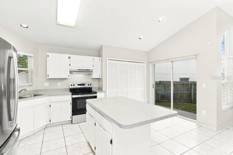 Villa ou maison à louer à Kissimmee, Floride: 3 chambres, 156.26 m2 № 2389451 - photo 9