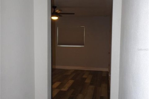 House in Winter Haven, Florida 5 bedrooms, 277.96 sq.m. № 2196793 - photo 28