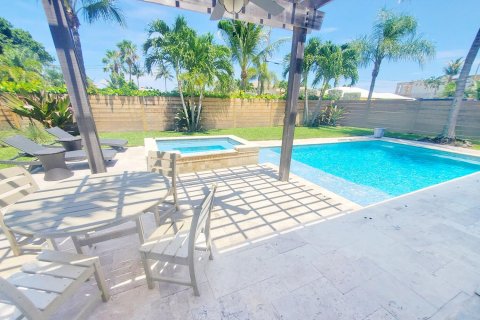 Villa ou maison à louer à Delray Beach, Floride: 2 chambres, 104.7 m2 № 2191202 - photo 13