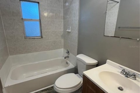 House in Winter Haven, Florida 3 bedrooms, 105.54 sq.m. № 1910488 - photo 5