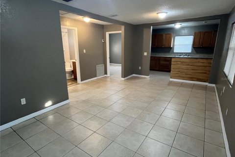 House in Winter Haven, Florida 3 bedrooms, 105.54 sq.m. № 1910488 - photo 3