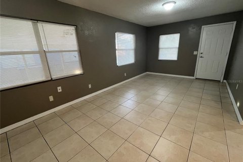 House in Winter Haven, Florida 3 bedrooms, 105.54 sq.m. № 1910488 - photo 2