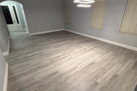 Villa ou maison à vendre à Clermont, Floride: 4 chambres, 185.9 m2 № 2289583 - photo 6