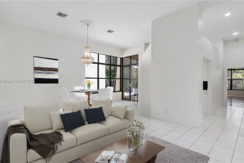 House in Boca Raton, Florida 3 bedrooms, 195.37 sq.m. № 1963695 - photo 8