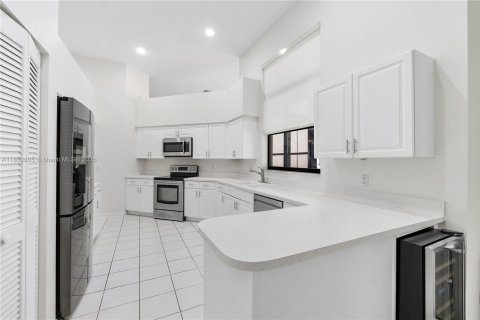 House in Boca Raton, Florida 3 bedrooms, 195.37 sq.m. № 1963695 - photo 18