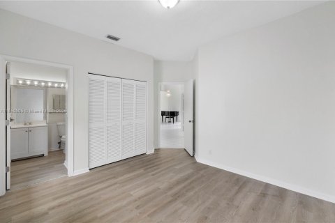 House in Boca Raton, Florida 3 bedrooms, 195.37 sq.m. № 1963695 - photo 12