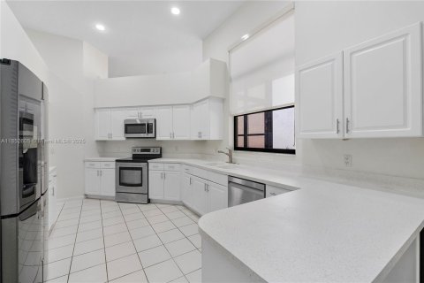 House in Boca Raton, Florida 3 bedrooms, 195.37 sq.m. № 1963695 - photo 19