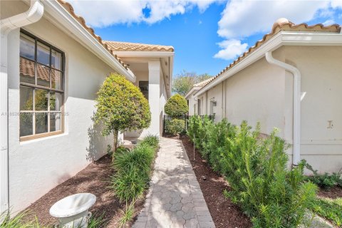 House in Boca Raton, Florida 3 bedrooms, 195.37 sq.m. № 1963695 - photo 4