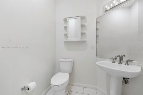 House in Boca Raton, Florida 3 bedrooms, 195.37 sq.m. № 1963695 - photo 14