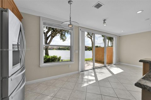 Купить таунхаус в Мирамар, Флорида 3 спальни, 188.96м2, № 1954651 - фото 10