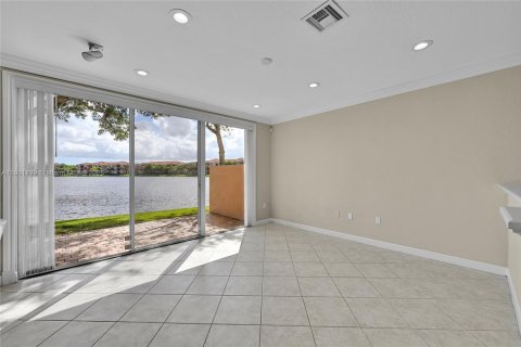 Купить таунхаус в Мирамар, Флорида 3 спальни, 188.96м2, № 1954651 - фото 12