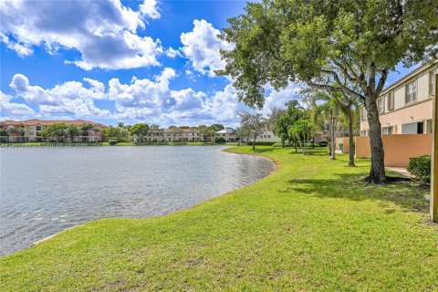 Купить таунхаус в Мирамар, Флорида 3 спальни, 188.96м2, № 1954651 - фото 28