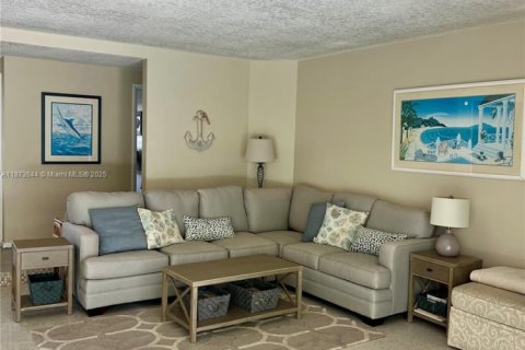 Villa ou maison à louer à Riviera Beach, Floride: 3 chambres, 149.76 m2 № 2037960 - photo 4