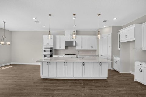 House in Palmetto, Florida 3 bedrooms, 229.93 sq.m. № 2209118 - photo 2