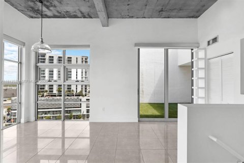 Condominio en venta en Miami, Florida, 2 dormitorios, 145.86 m2 № 2033120 - foto 15