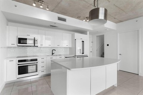 Condominio en venta en Miami, Florida, 2 dormitorios, 145.86 m2 № 2033120 - foto 6