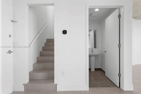 Condominio en venta en Miami, Florida, 2 dormitorios, 145.86 m2 № 2033120 - foto 13