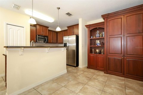 Townhouse in Longwood, Florida 2 bedrooms, 127.18 sq.m. № 2377622 - photo 11