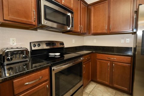 Townhouse in Longwood, Florida 2 bedrooms, 127.18 sq.m. № 2377622 - photo 14