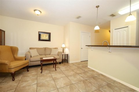 Townhouse in Longwood, Florida 2 bedrooms, 127.18 sq.m. № 2377622 - photo 10