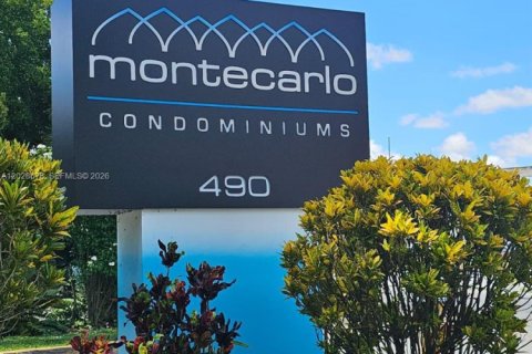 Condominio en Miami, Florida, 1 dormitorio  № 2246411