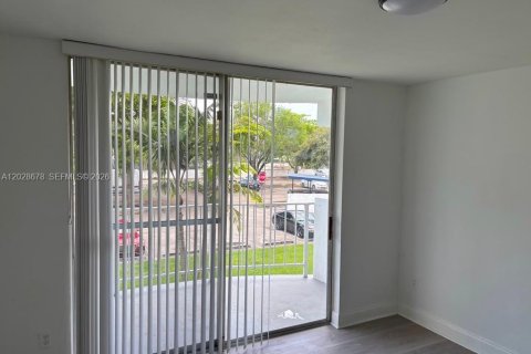 Condominio en venta en Miami, Florida, 1 dormitorio, 76.74 m2 № 2246411 - foto 21