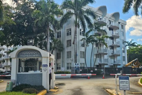 Condominio en venta en Miami, Florida, 1 dormitorio, 76.74 m2 № 2246411 - foto 2