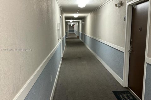 Condominio en venta en Miami, Florida, 1 dormitorio, 76.74 m2 № 2246411 - foto 6