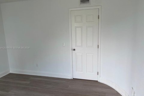 Condominio en venta en Miami, Florida, 1 dormitorio, 76.74 m2 № 2246411 - foto 24