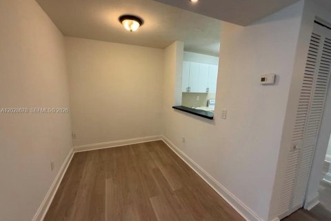 Condominio en venta en Miami, Florida, 1 dormitorio, 76.74 m2 № 2246411 - foto 16