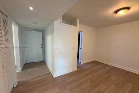 Condominio en venta en Miami, Florida, 1 dormitorio, 76.74 m2 № 2246411 - foto 14